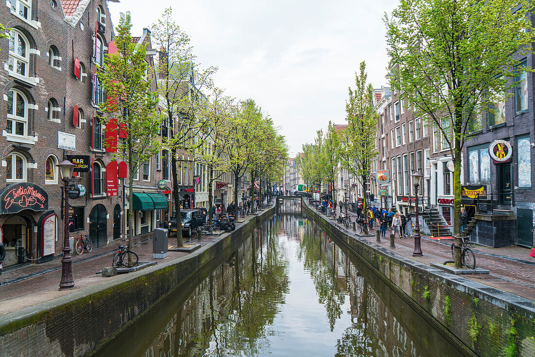 Canal in the Red Light District, Amsterdam, Netherlands, Europe