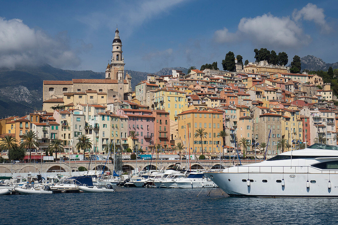 Menton Altstadt und Marina, Alpes Maritime, Côte d'Azur, Frankreich, Mittelmeer, Europa