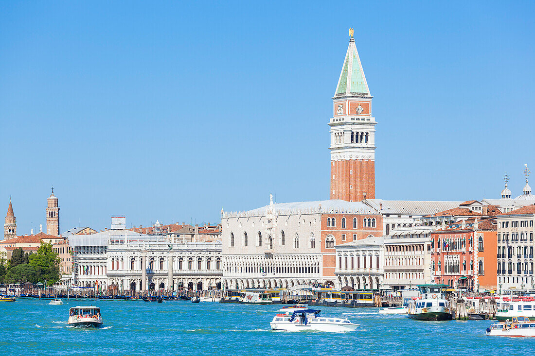 Campanile Turm, Palazzo Ducale (Dogenpalast), Bacino di San Marco (Markusplatz), Venedig, UNESCO Weltkulturerbe, Venetien, Italien, Europa