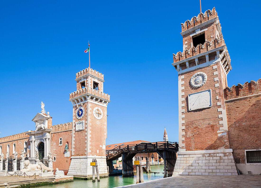Porta Magna at the Venetian Arsenal (Arsenale di Venezia), a Byzantine shipyard and armoury, Venice, UNESCO World Heritage Site, Veneto, Italy, Europe