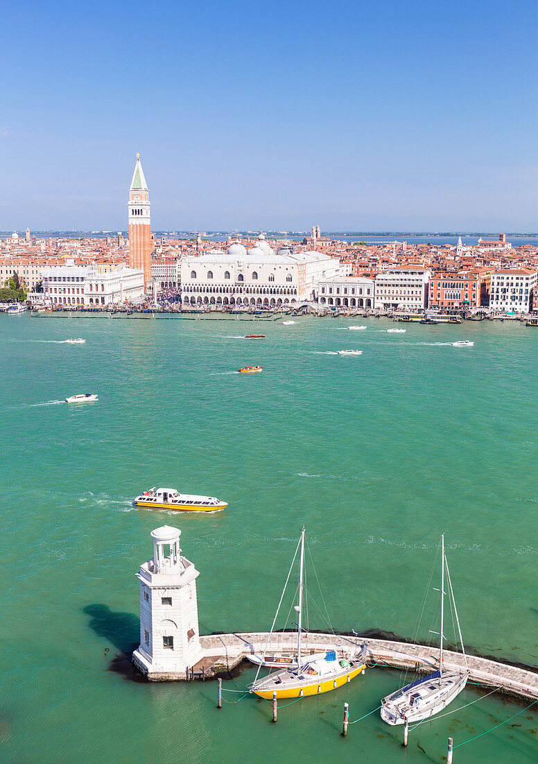 Campanile tower, Palazzo Ducale (Doges Palace), Bacino di San Marco (St. Marks Basin), Venice, UNESCO World Heritage Site, Veneto, Italy, Europe