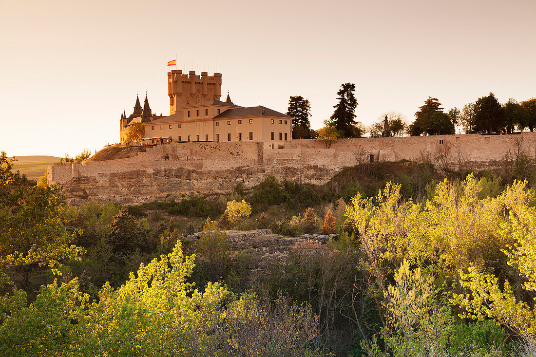 Alcazar at sunset, UNESCO World Heritage Site, Segovia, Castillia y Leon, Spain, Europe
