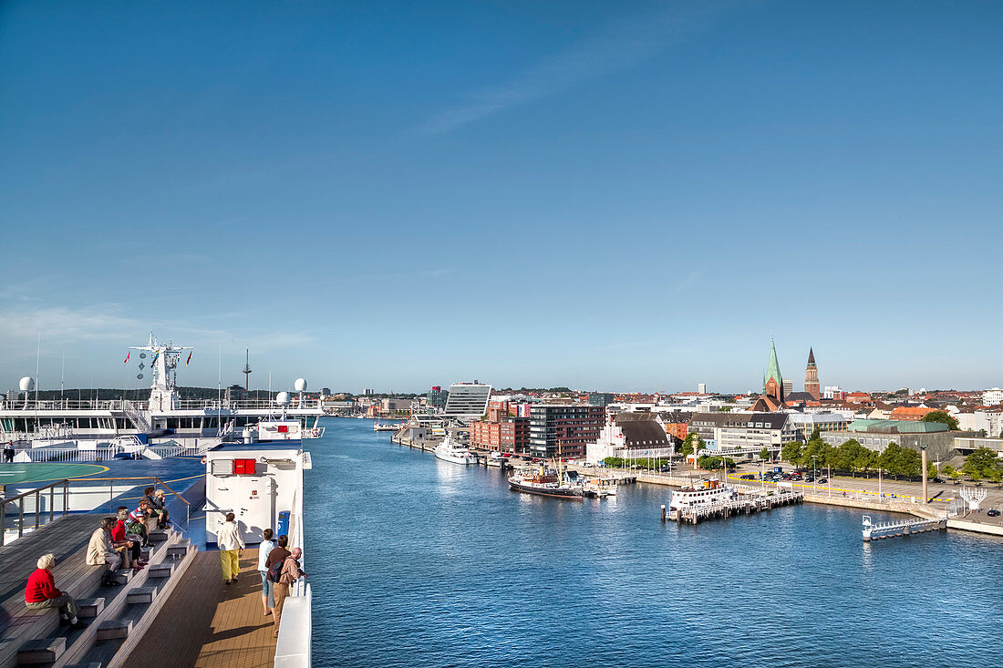 View from ferry boat towards city, Kiel fjord, Kiel, Baltic coast, Schleswig-Holstein, Germany