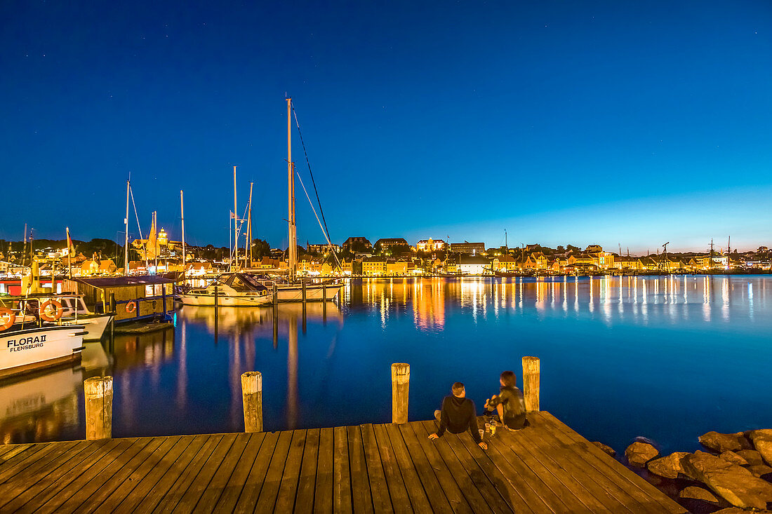 Abendlicher Blick über die Förde auf Altstadt, Flensburg, Flensburger Förde, Ostsee, Schleswig-Holstein, Deutschland
