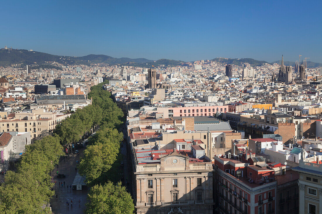 Blick vom Columbus Monument (Monument a Colom) über La Rambla nach Barcelona, ??Katalonien, Spanien, Europa