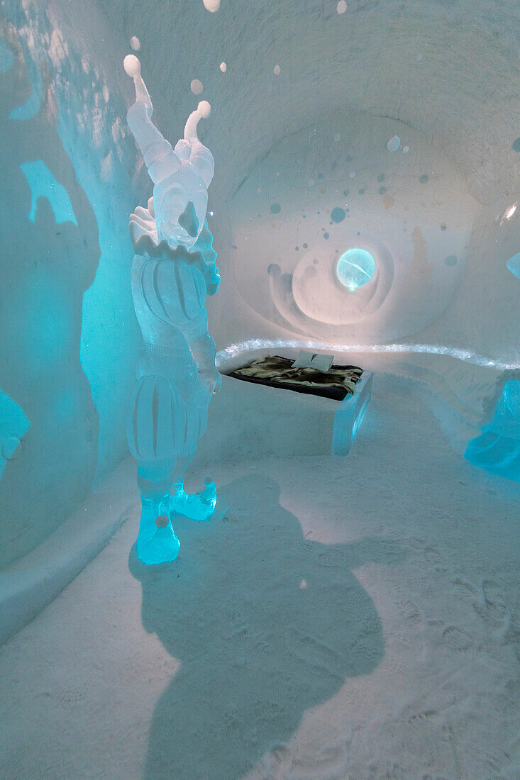 Double bed and sculptures, Ice Hotel, Jukkasjarvi, Kiruna, Norrbotten County, Lapland, Sweden