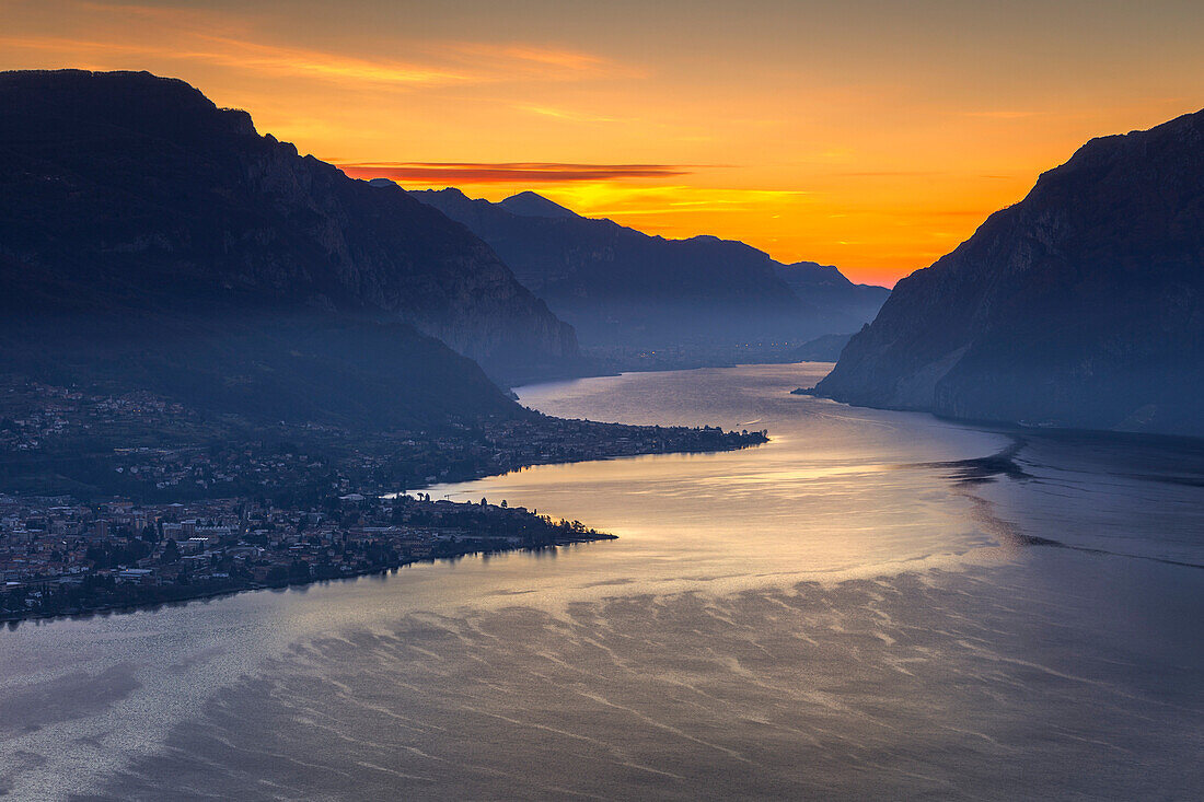 Sonnenaufgang am Comer See, Como Provinz, Lombardei, Italien, Europa