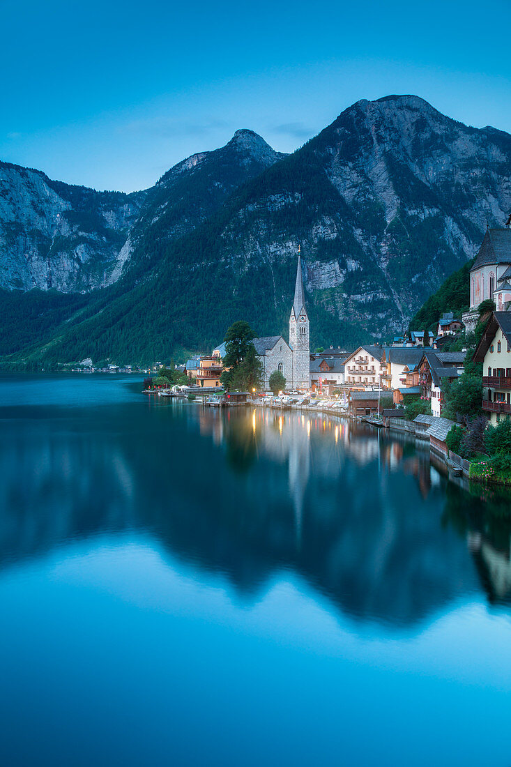 Hallstatt and the lake at dawn, Upper Austria, region of Salzkammergut, Austria