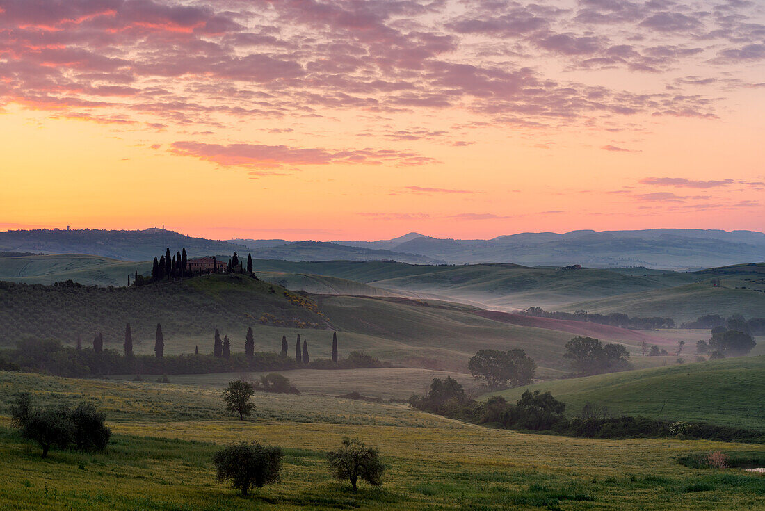 Belvedere Farmhouse at dawn, San Quirico d'Orcia, Orcia Valley, Siena province, Italy, Europe.