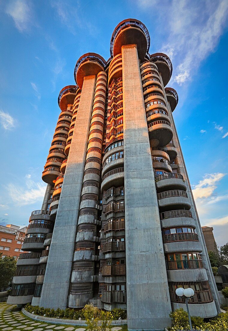 'Das Gebäude ''Torres Blancas'' (Weiße Türme), ein Wahrzeichen der Architekturgeschichte von Madrid, vom Architekten Saenz de Oiza. 1961-1969. Madrid. Spanien.'