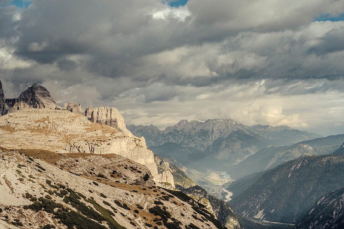 Landschaft bei den Dolomiten, Südtirol, Trentino,  Italien, Europa