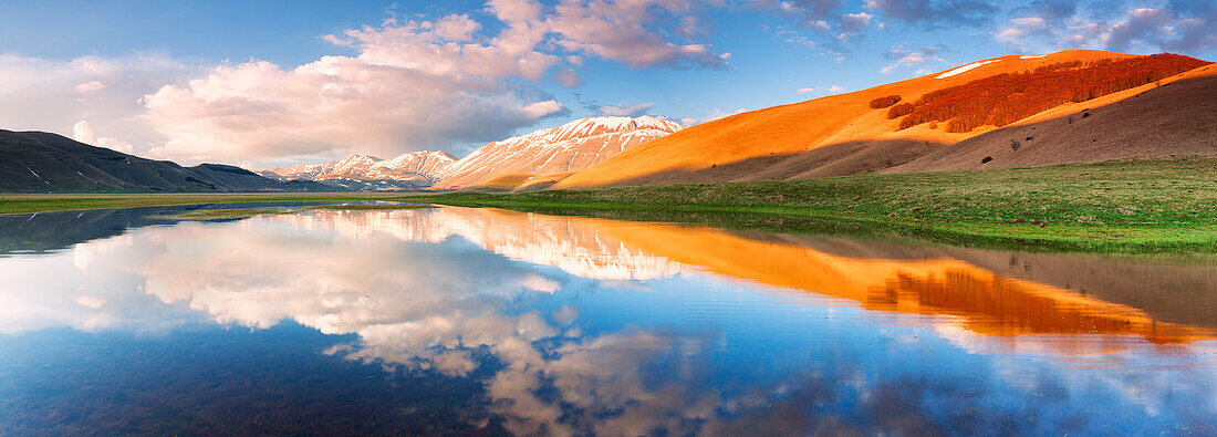 Europe,Italy,Umbria,Perugia district,Castelluccio of Norcia, Thawing snow