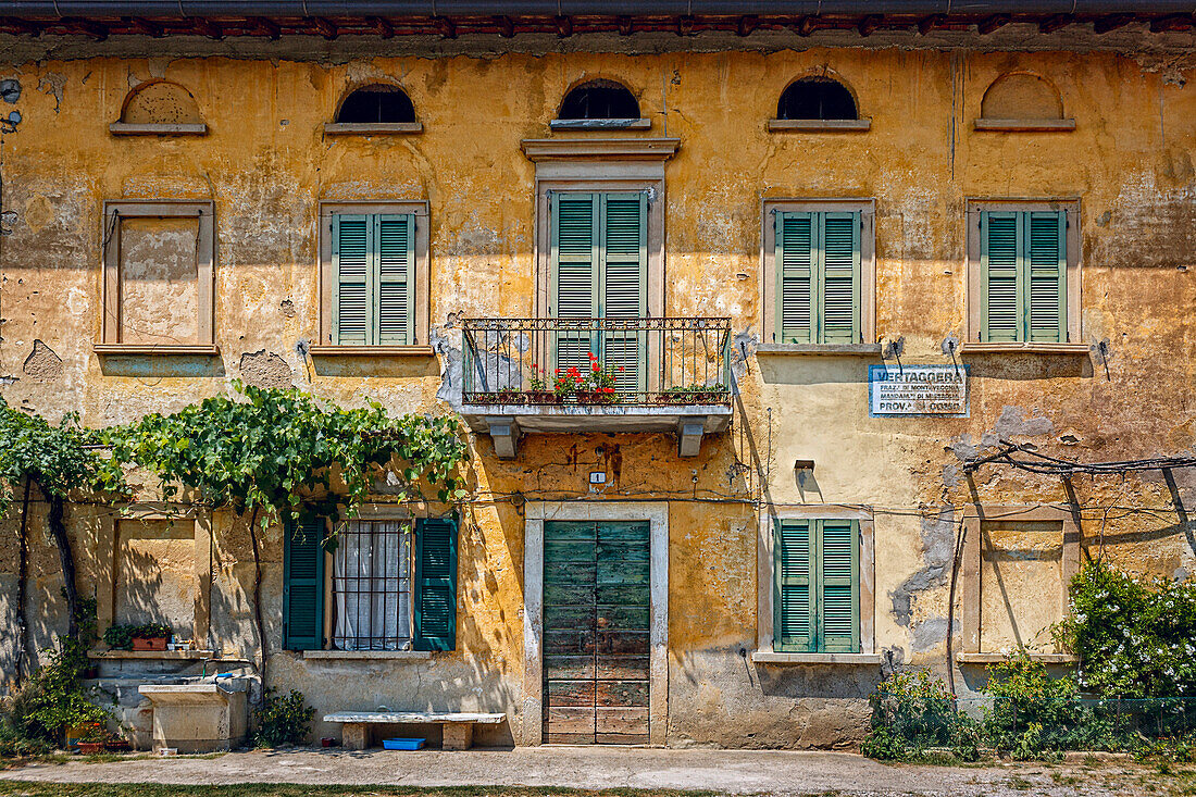 Bauernhaus Vertaggera, Park von Montevecchia, Missaglia, Montevecchia, Curone Tal, Lecco Provinz, Brianza, Lombardei, Italien, Europa