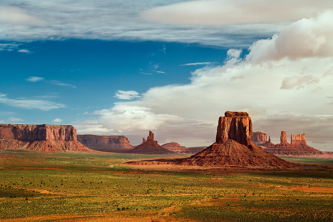 Die Fäustlinge Butte im Monument Valley, Arizona, Utah, USA