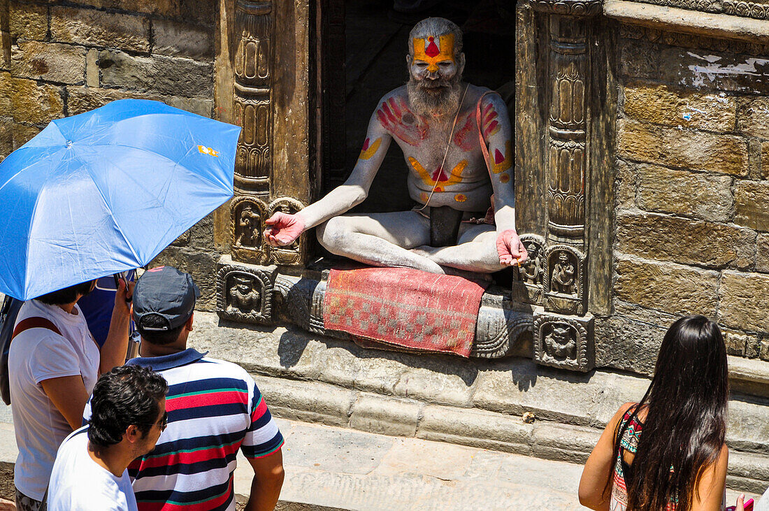 Sadhu im Pashupatinath Tempel, Kathmandu, Nepal, Asien
