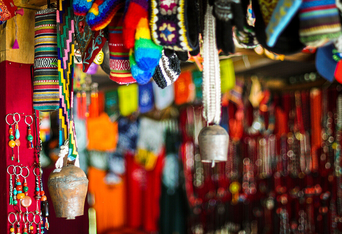 Tibetanisches Souvenirgeschäft in Chomrong, Region Annapurna, Nepal, Asien