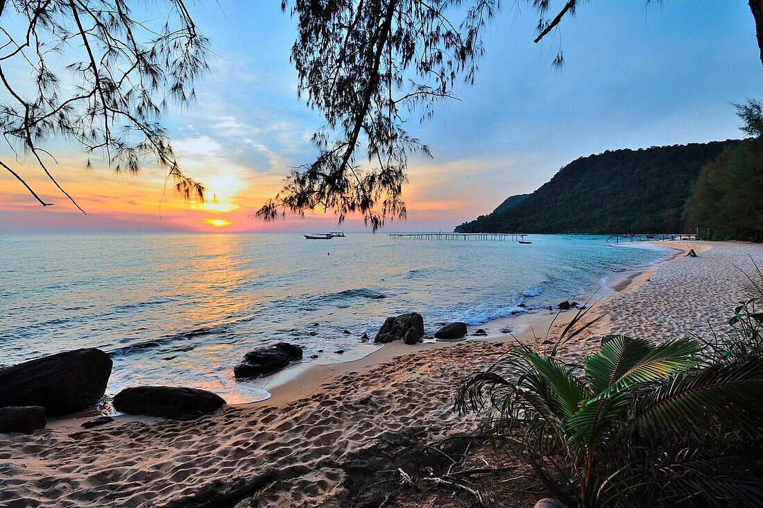 Cambodia, Sihanoukville, Koh Rong Samloem island, Sunset beach