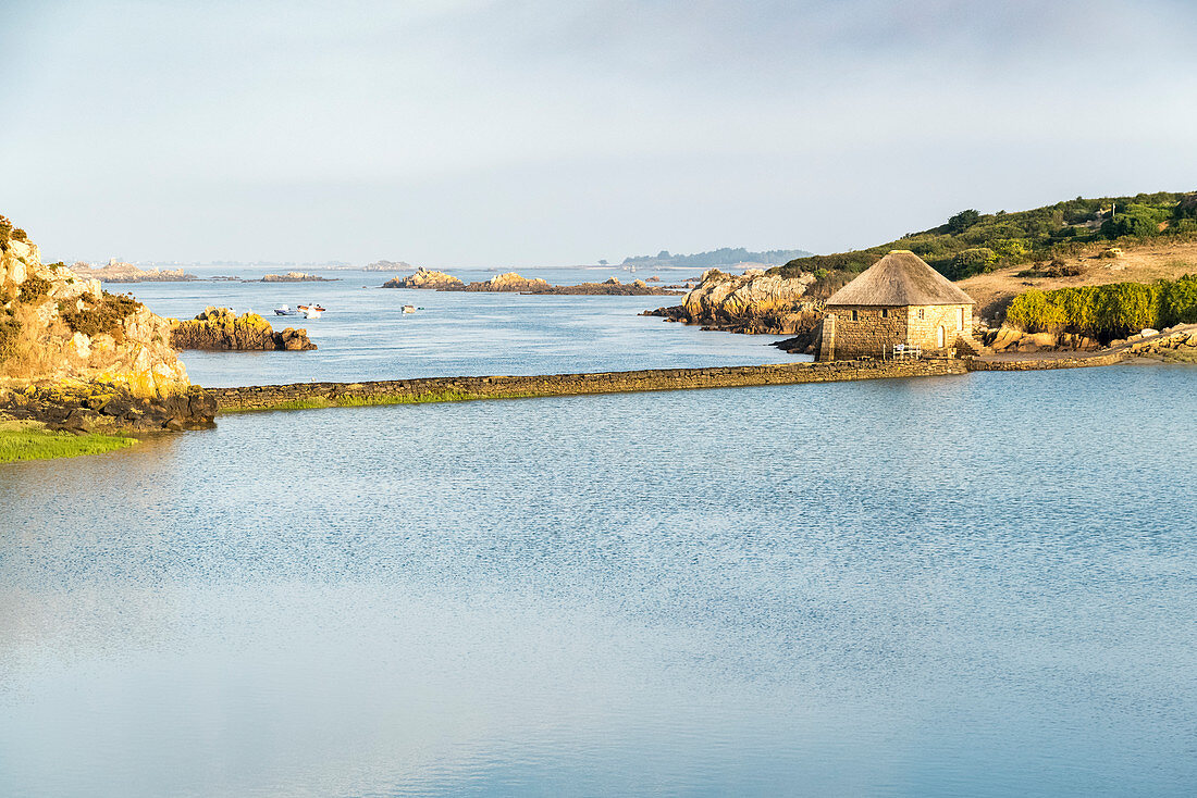 Gezeitenkraftwerk auf der Insel Bréhat, Côtes-d'Armor, Bretagne, Frankreich