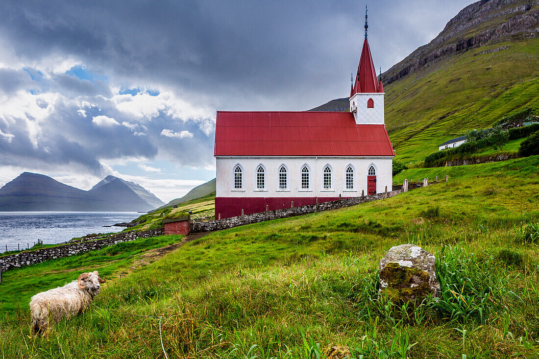 Kalsoy Kirche in den Färöer Inseln, Dänemark