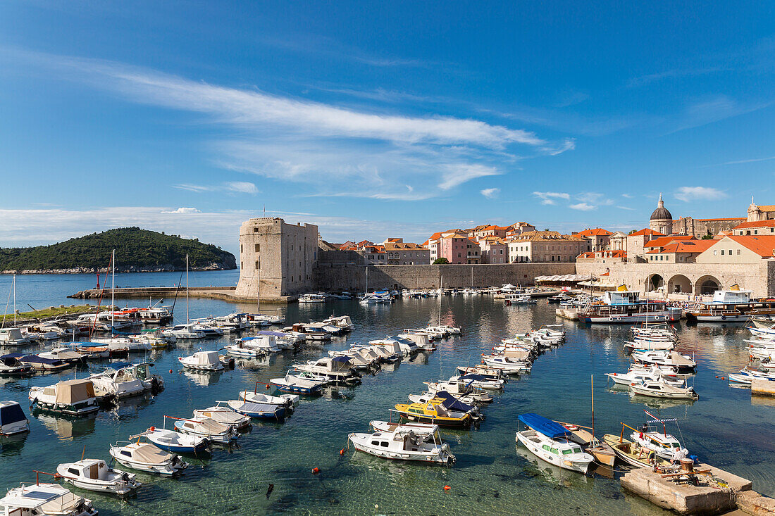 Der touristische Hafen (alter Hafen) von Dubrovnik (Dubrovnik, Dubrovnik-Neretva, Dalmatien, Kroatien, Europa)
