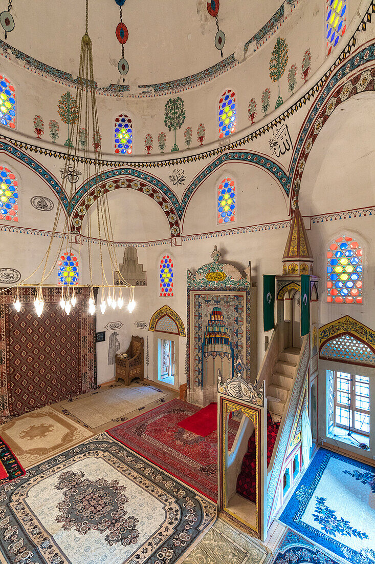 Innenraum der Koski-Mehmed-Pascha-Moschee in Mostar, Bosnien und Herzegowina
