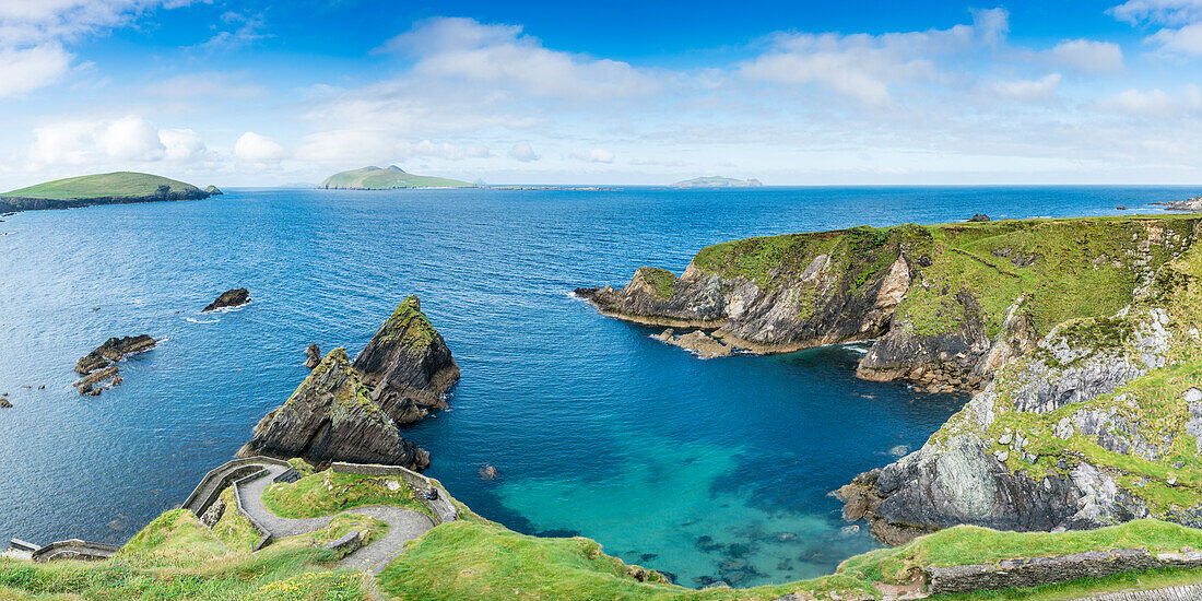 Dunquin pier, Dingle Peninsula, County Kerry, Munster province, Republic of Ireland, Europe