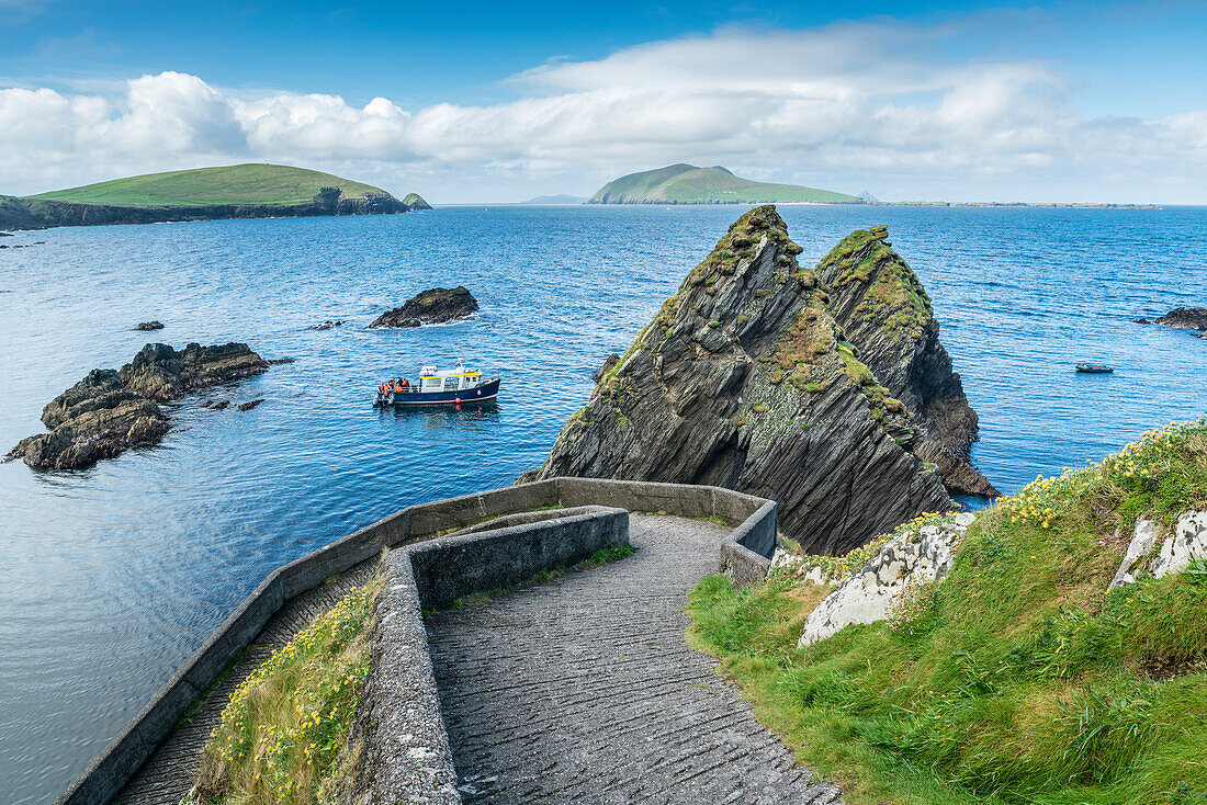 Dunquin pier, Dingle Peninsula, County Kerry, Munster province, Republic of Ireland, Europe