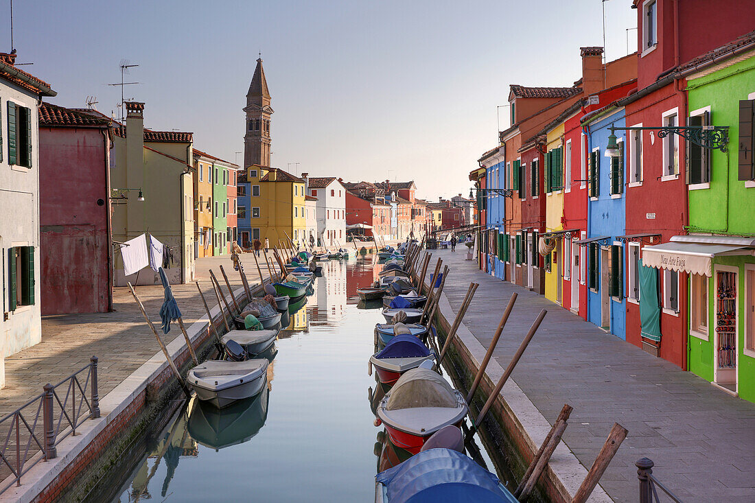 Colourful houses and reflections in canal, Island of Burano, Venice, UNESCO World Heritage Site, Veneto, Italy, Europe