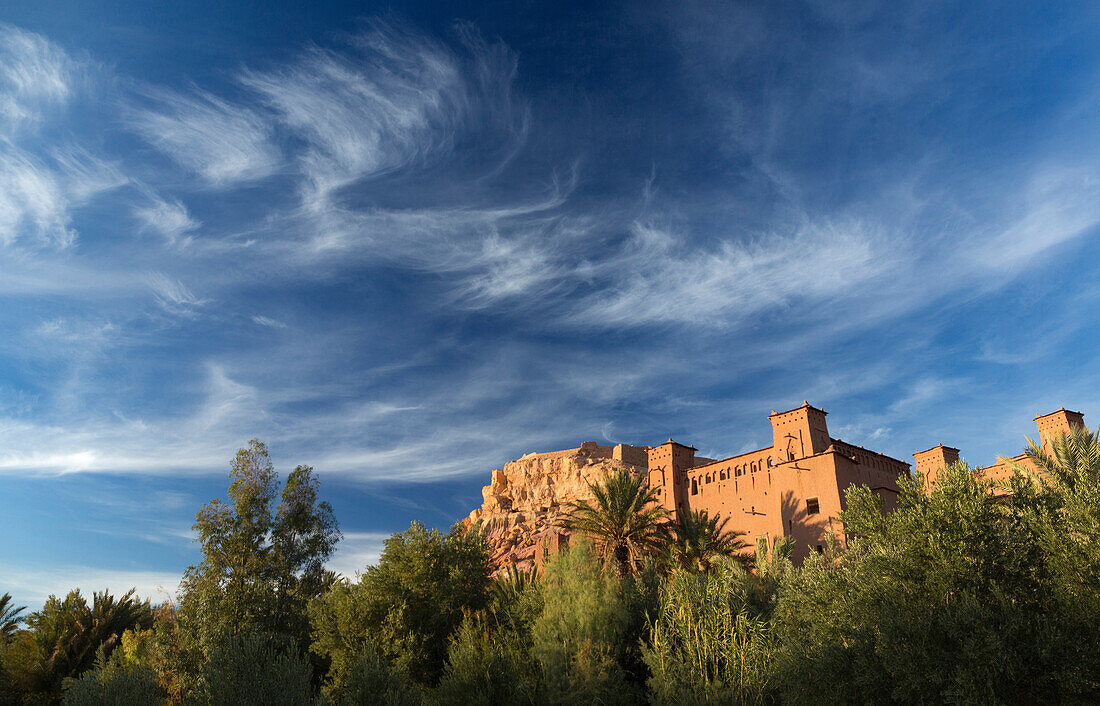 The ancient mud brick buildings of Kasbah Ait Benhaddou bathed in evening light, UNESCO World Heritage Site, near Ouarzazate, Morocco, North Africa, Africa