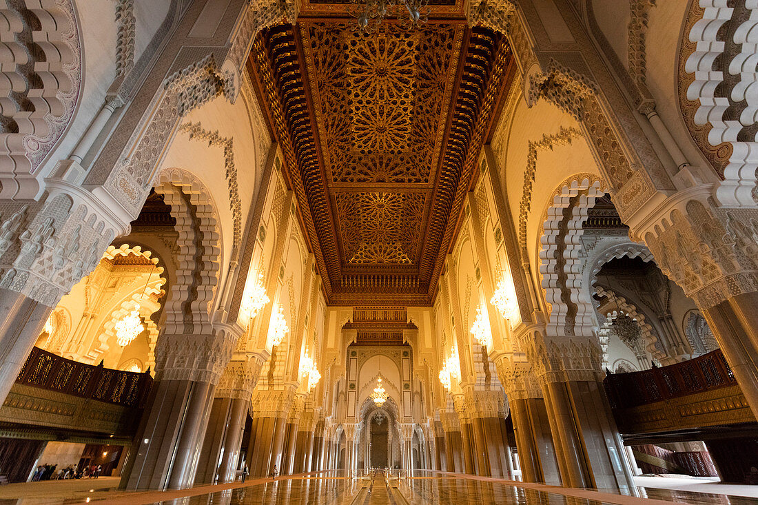 Innenraum der Hassan II Moschee ,Große Moschee Hassan II, Casablanca, Marokko