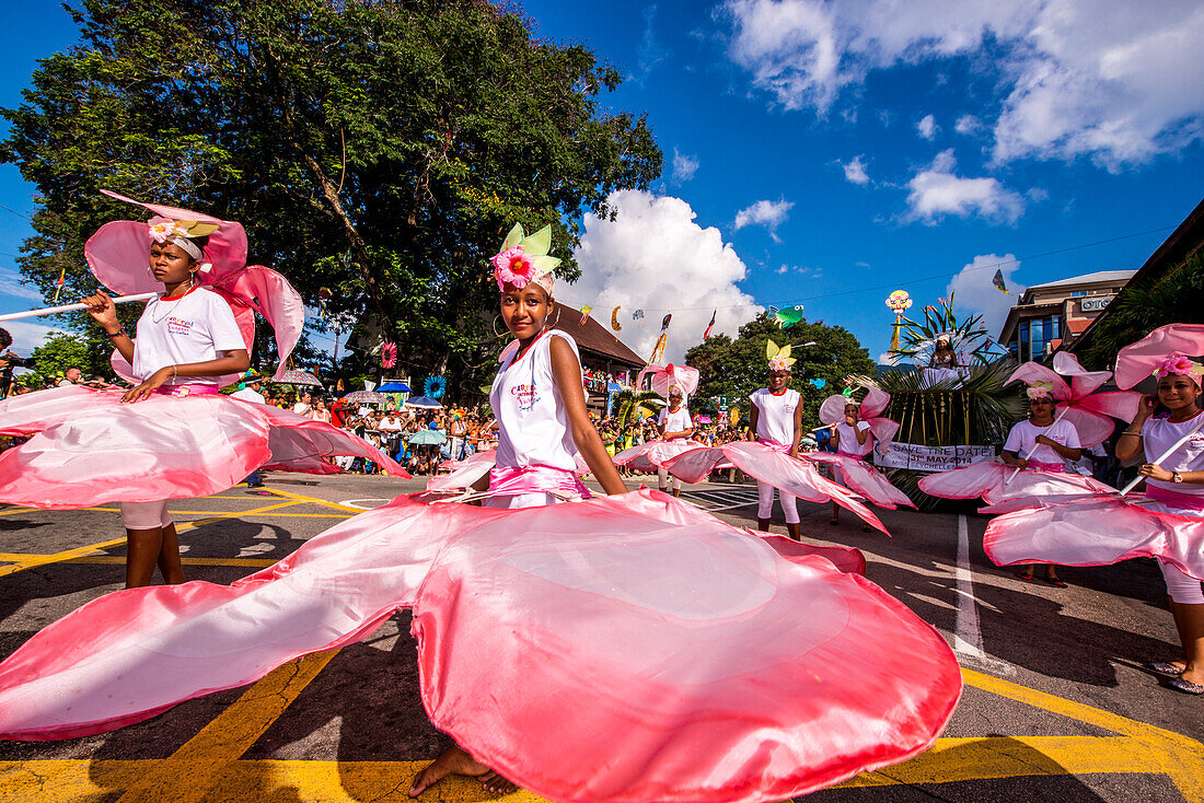 Straßenparade im Internationalen Karneval Seychellen, in Victoria, Mahe, Republik Seychellen, Indischer Ozean, Afrika