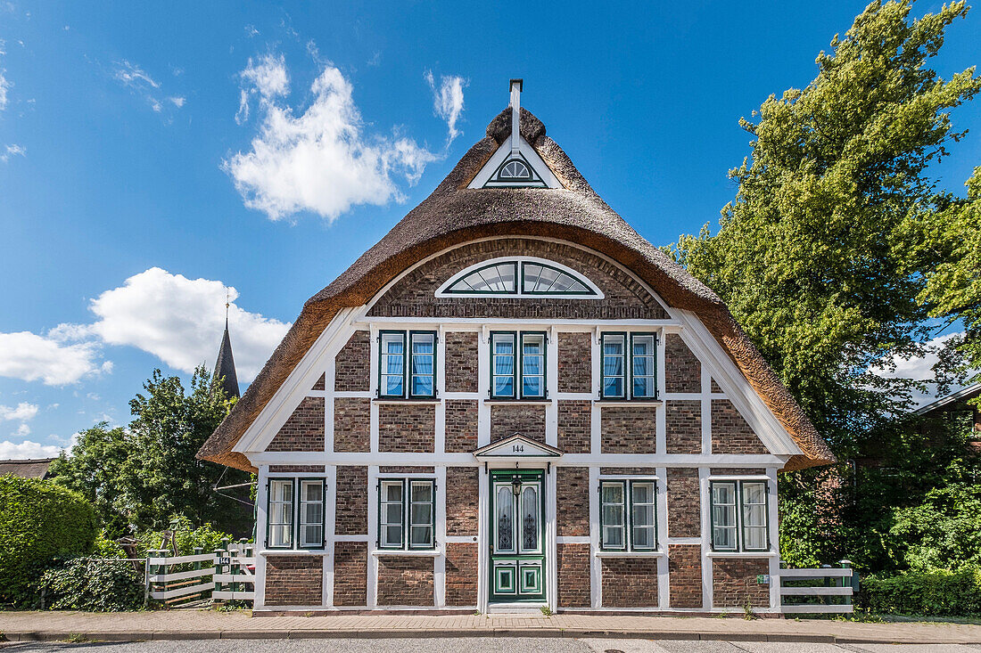 Traditionelles Reetdachhaus in Curslack bei Hamburg, Norddeutschland, Deutschland