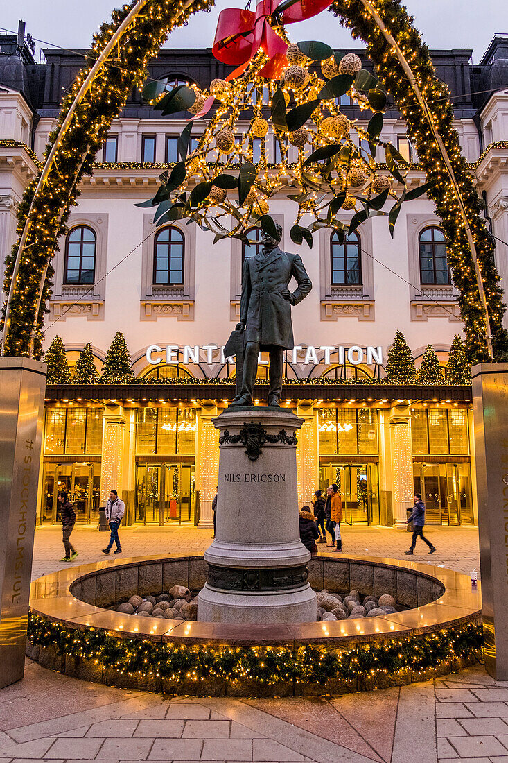 Statue vor dem Eingang des Stockholmer Centralbahnhof, Stockholm, Schweden