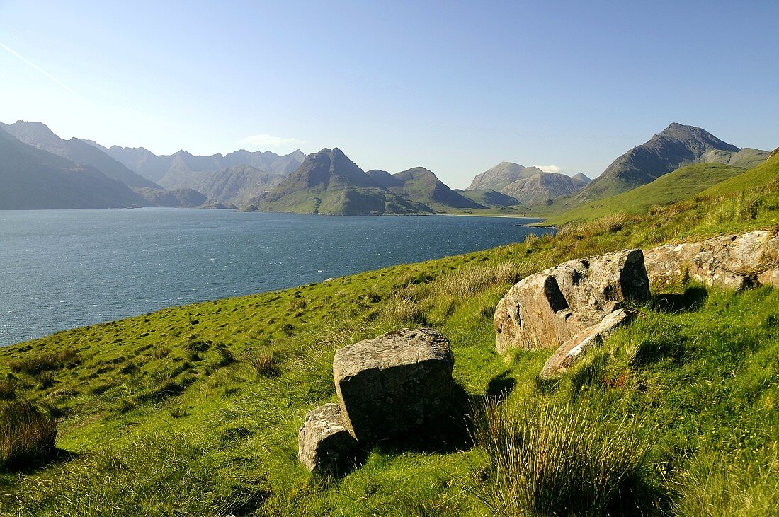 Bucht bei Elgol mit den Cuillins, Isle of Skye, Schottland