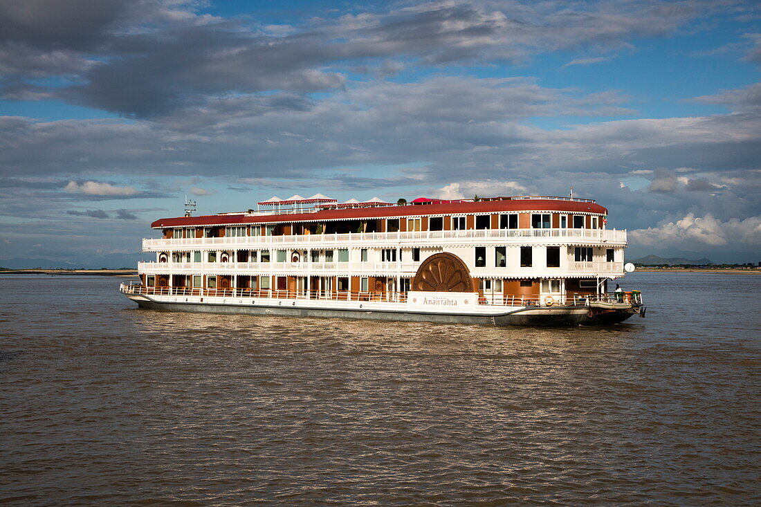 Ayeyarwady (Irrawaddy) river cruise ship Anawrahta (Heritage Line), Mingun, Sagaing, Myanmar