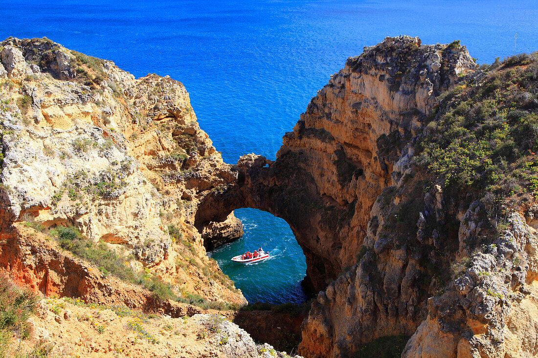 Portugal, Algarve, Lagos. Sculpted cliffs of Ponta da Piedade.