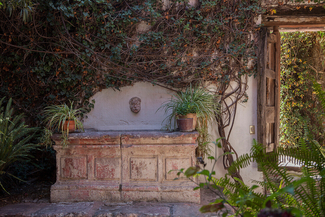 Mexico, State of Guanajuato, San Miguel de Allende, Old patio