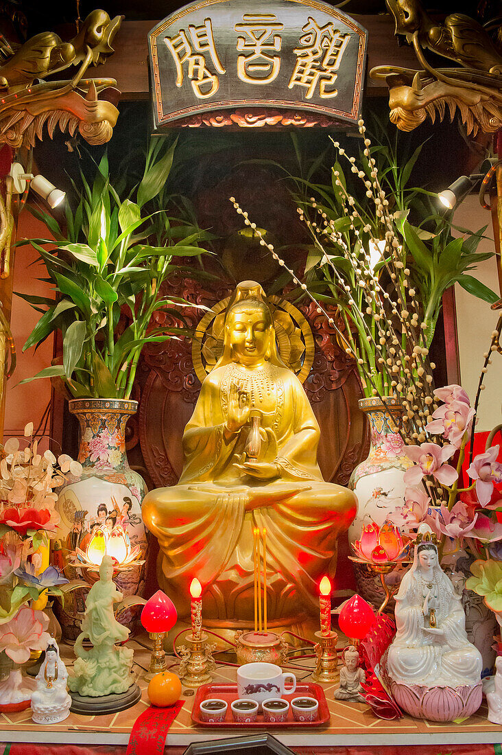 Frankreich. Paris 13. Bezirk. Pariser Chinatown. Altar des buddhistischen Tempels der Vereinigung der Residenten in Frankreich von indochinesischem Ursprung. Rue du Disque. Olympiades Bezirk