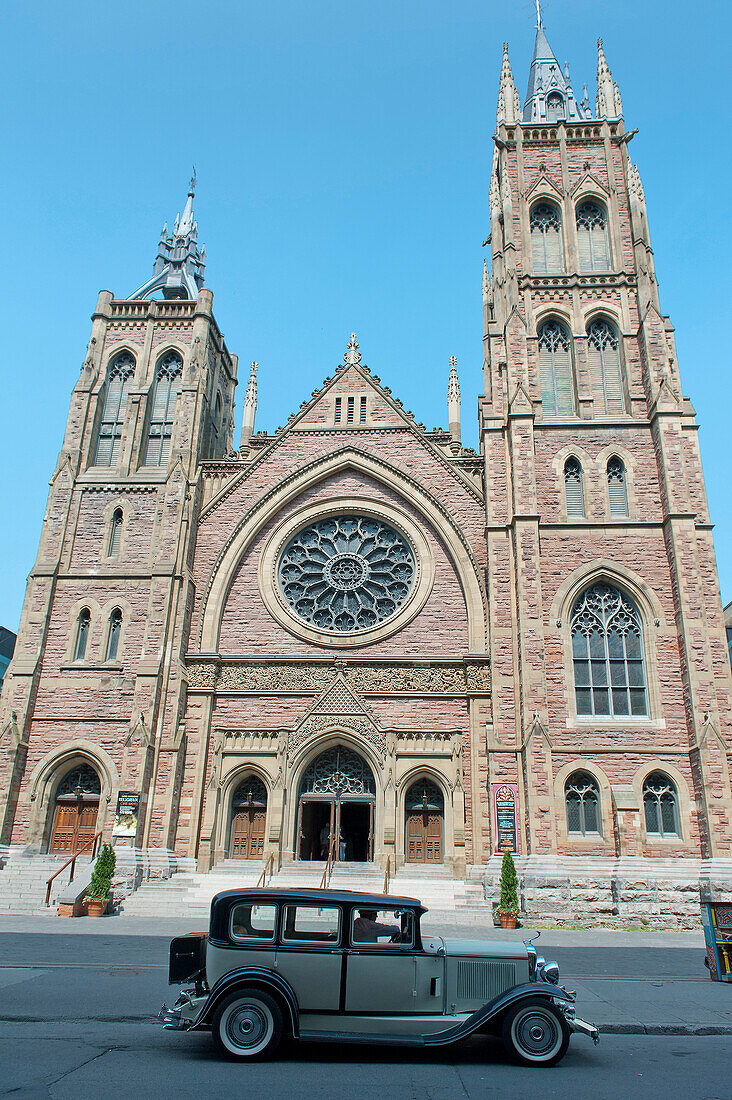 Kanada. Provinz von Quebec, Montreal. Das Stadtzentrum. Rue Sainte Katharina. St. James United Kirche (protestantisch)