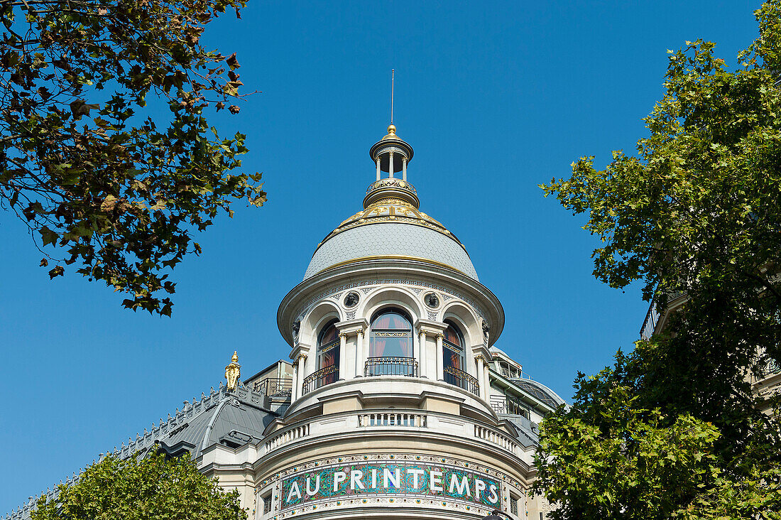 France. Paris 9th district. Boulevard Hausmann. Department store Au Printemps