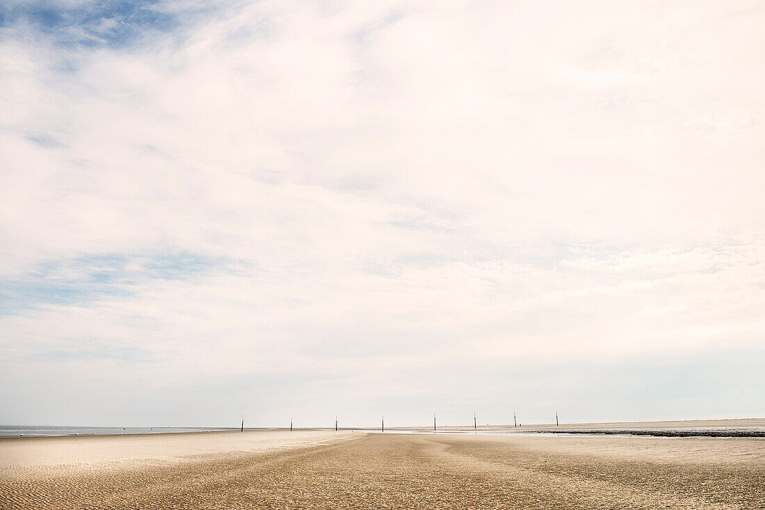 UNESCO Weltnaturerbe Wattenmeer, Ebbe am Strand von Sankt Peter-Ording, Schleswig-Holstein, Deutschland, Nordsee