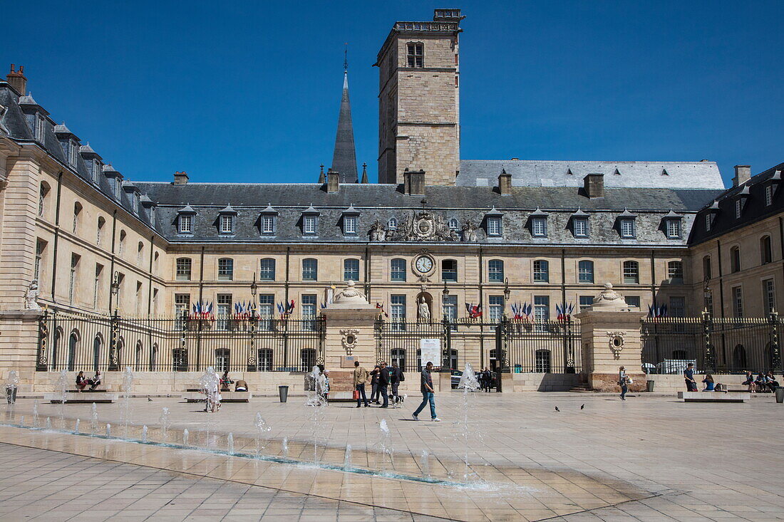 Neoclassical Palace of the Dukes and States of Burgundy (Palais de Ducs et des Etats de Bourgogne) now Town Hall and Arts Museum, with fountains at Place de la Liberation, Dijon, Côte-d'Or, Bourgogne-Franche-Comté, France