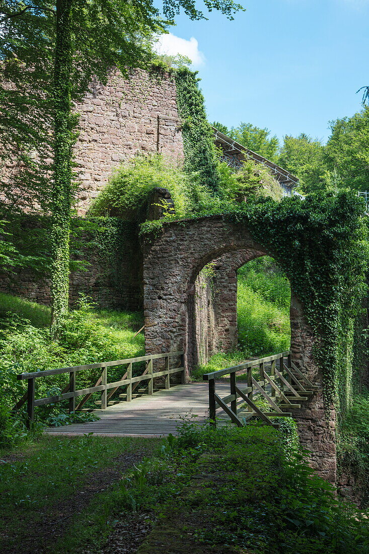 Gate to Burg Wildenstein castle, Eschau Wildenstein, Räuberland, Spessart-Mainland, Franconia, Bavaria, Germany