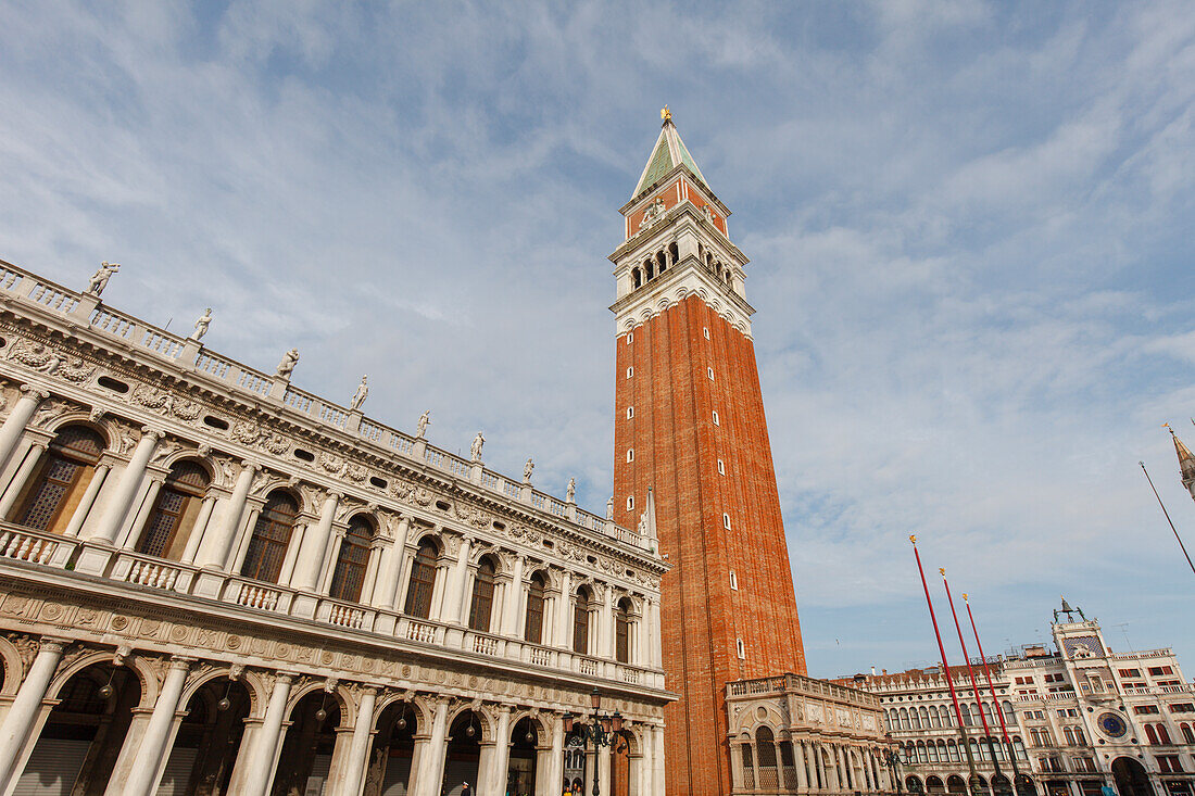 Biblioteca Marciana at the Piazetta, Campanile, bell tower, Piazza San Marco, St. Mark´s Square, Venezia, Venice, UNESCO World Heritage Site, Veneto, Italy, Europe
