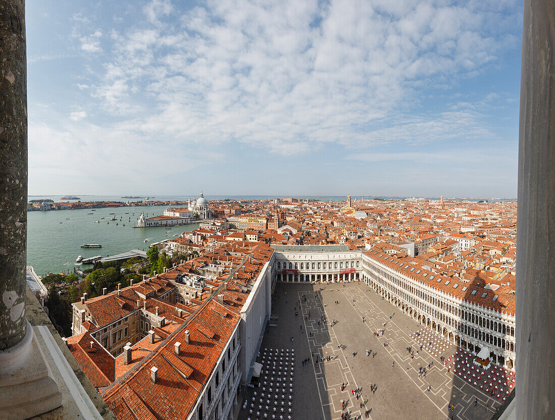 Blick vom Campanile, Glockenturm, Piazza San Marco, Markusplatz, Venedig, UNESCO Welterbe, Weltkulturerbe, Venetien, Veneto, Italien, Europa