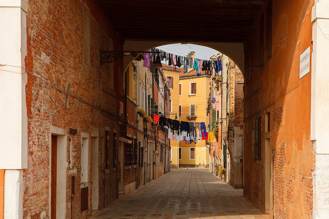 Sotoportego delle Colone, Venezia, Venice, UNESCO World Heritage Site, Veneto, Italy, Europe