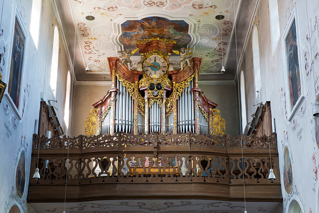 Die Orgel in der Kirche der Benediktinerabtei Plankstetten im Sulztal zwischen Beilngries und Berching, Niederbayern