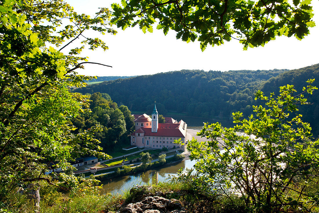 Blick auf das Kloster Weltenburg nahe Weltenburg, Niederbayern