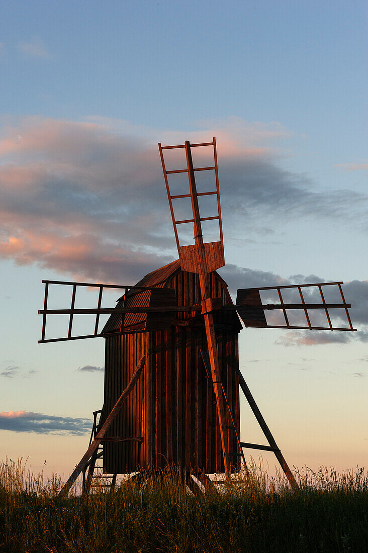 Windmuehlen bei Gardsloesa Oeland , Schweden