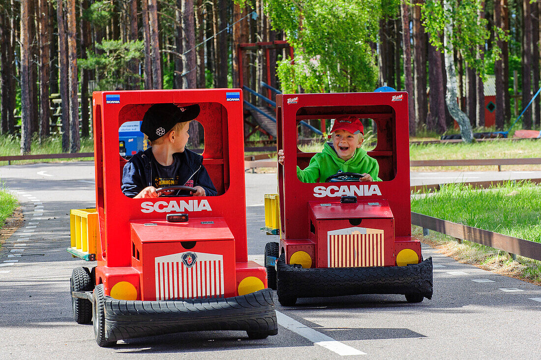 Oeland, Ladbilslandet, kleine Autos fuer Kinder , Schweden